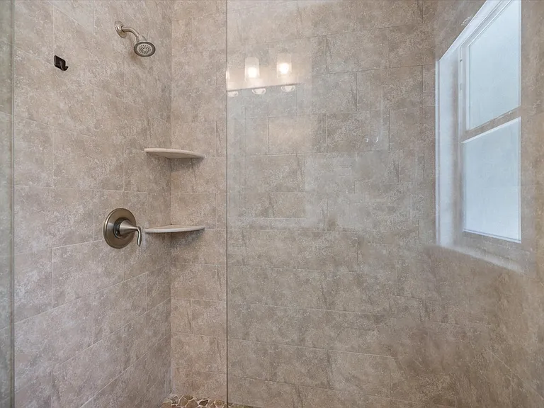 202 Pine Rd — Photo 11