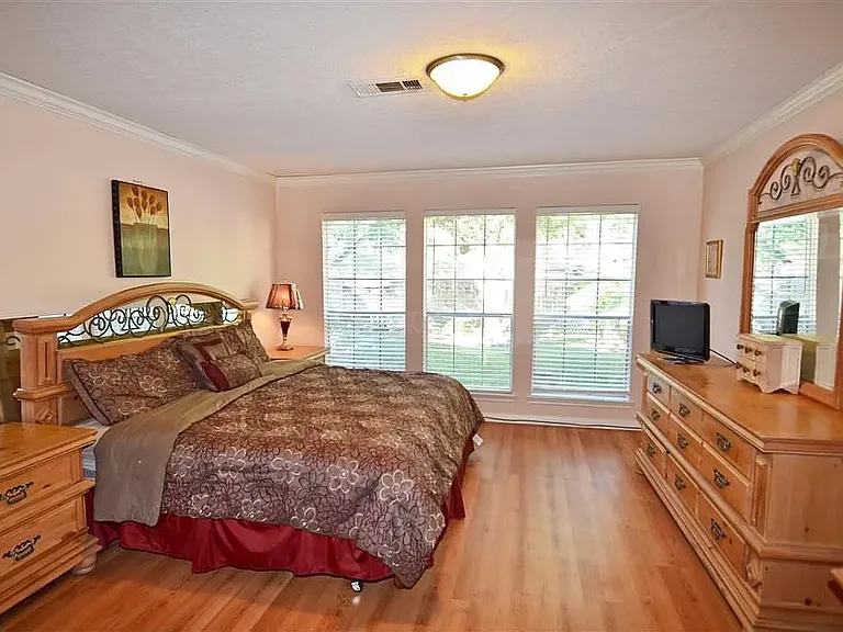 503 Lorie Ln — Photo 16