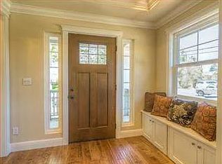 201 Chestnut Ave, Palo Alto, CA 94306