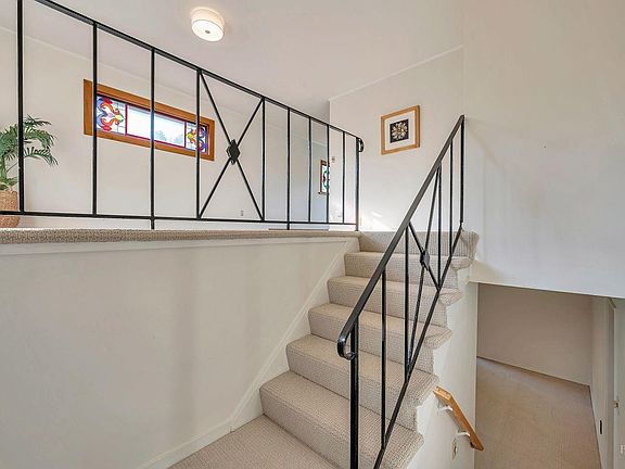 3rd image of 10 - 10 Regent Court