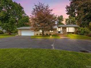 8740 Wise Rd, Commerce Township, MI 48382