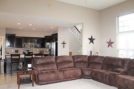 4th image of 3609 Chateaugay Ct