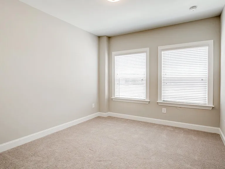 2044 Rockledge Rd NE — Photo 16