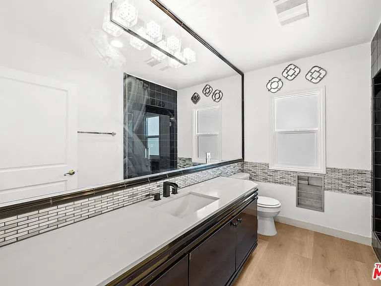 244 S Almont Dr — Photo 40