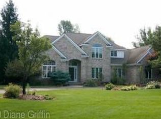 1690 Flowers Mill Dr NE, Grand Rapids, MI 49525