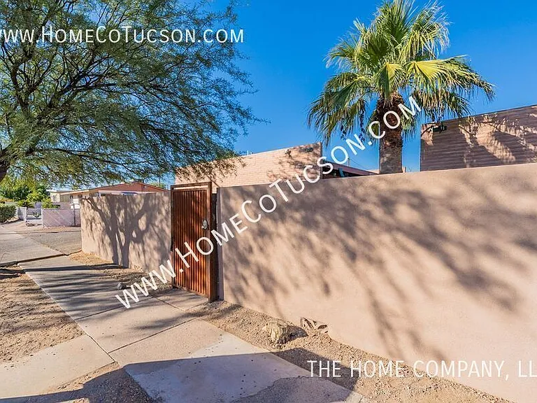 2511 N Fontana Ave — Photo 32