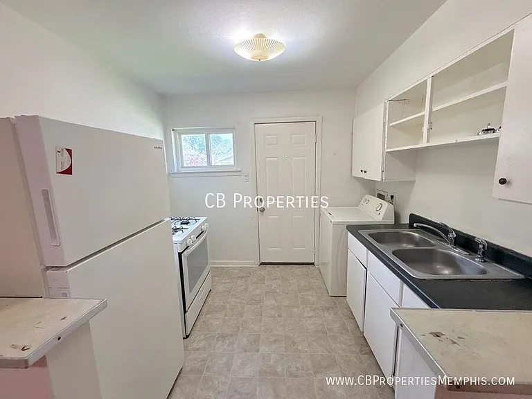 1304 Snowden Ave — Photo 5
