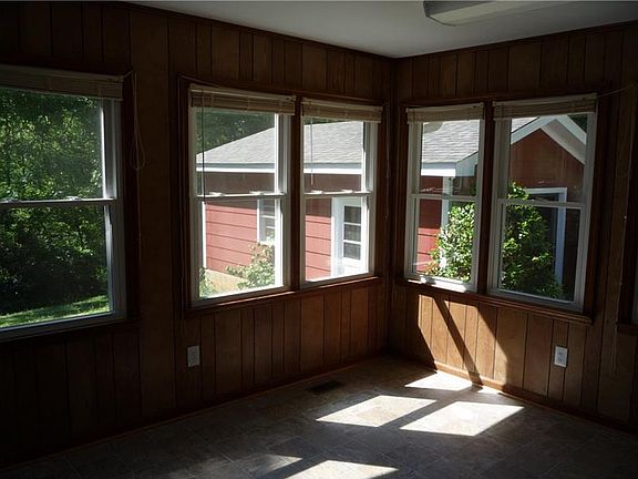 5th image of 1431 Douglas Dr