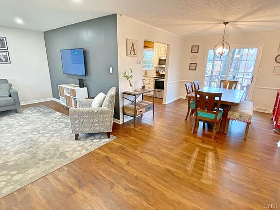 4th image of 107 N Lake Dr
