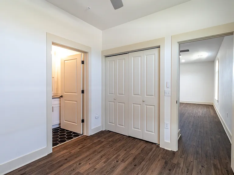 1120 Franck St — Photo 44