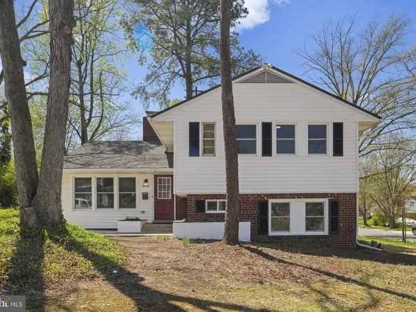 8405 Ravenswood Rd, Hyattsville, MD 20784
