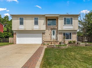 22254 Derby Rd, Woodhaven, MI 48183