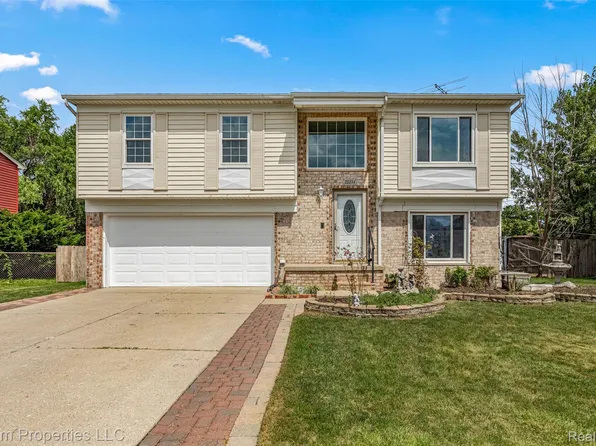 22254 Derby Rd, Woodhaven, MI 48183