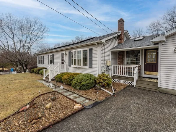 14 Lauren Dr, Palmer, MA 01069