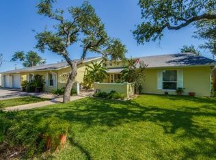 415 Saint Francis Cir, Rockport, TX 78382