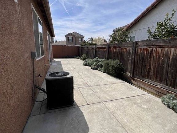 4th image of 1525 N Asciano Ct