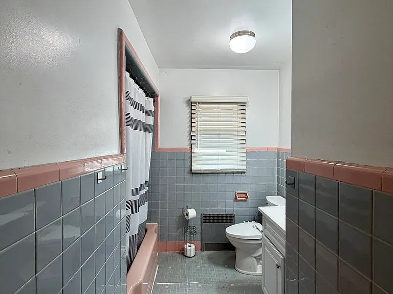 51 W 3rd St #1 — Photo 54