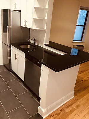 Rented by Metropolis Real Estate of Manhattan | media 37