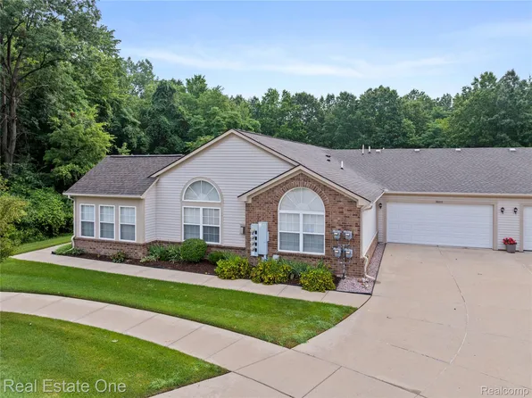 36016 Abbey Dr, Westland, MI 48185