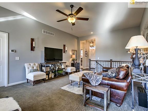 4th image of 4215 NE 85th Ter
