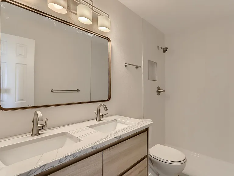 5702 Blue Mountain Cir — Photo 14