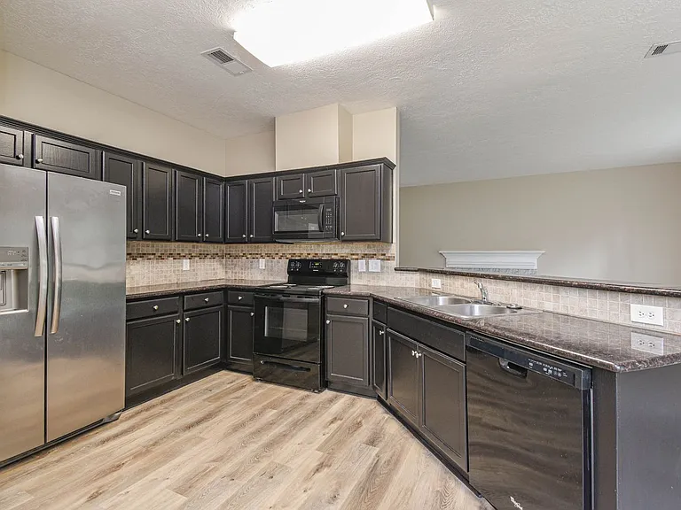 9523 Tallow Tree Dr — Photo 2