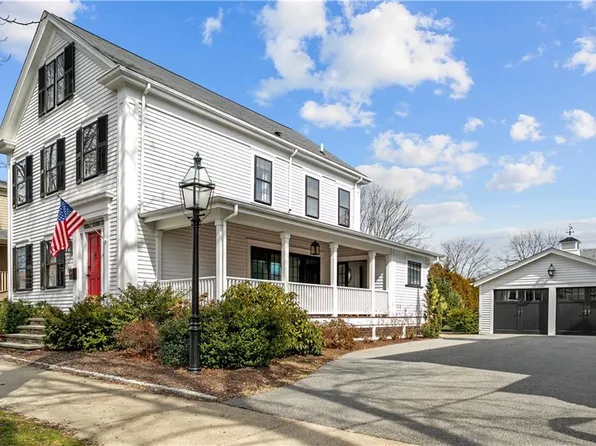 146 High St, Bristol, RI 02809