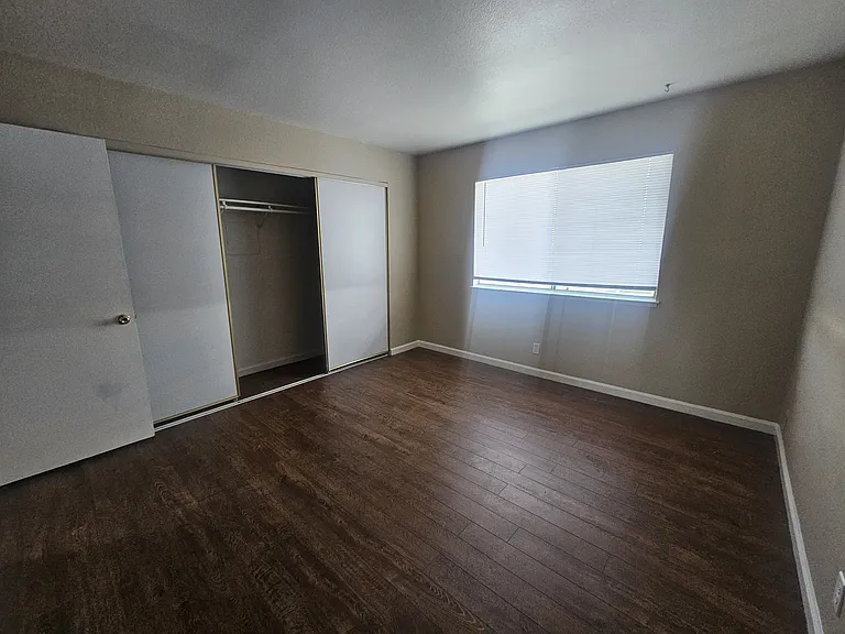3417 Fairview Dr — Photo 7
