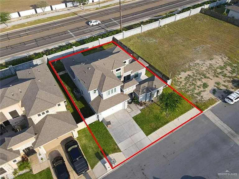 2410 Colvin Ave — Photo 30