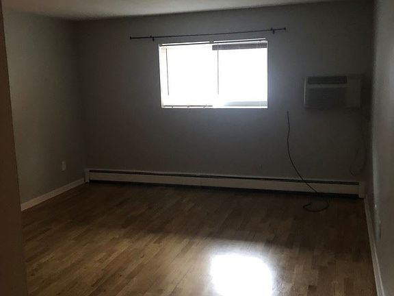 4th image of 201 Commercial St APT 5