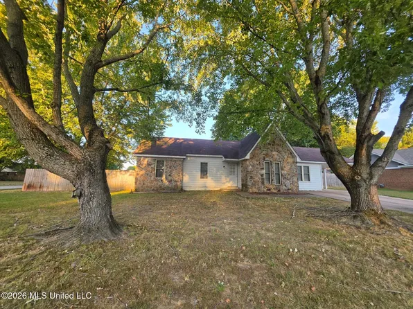 5704 Ingleside Dr, Horn Lake, MS 38637