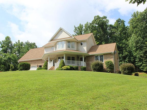 3rd image of 8795 Starlight Ln