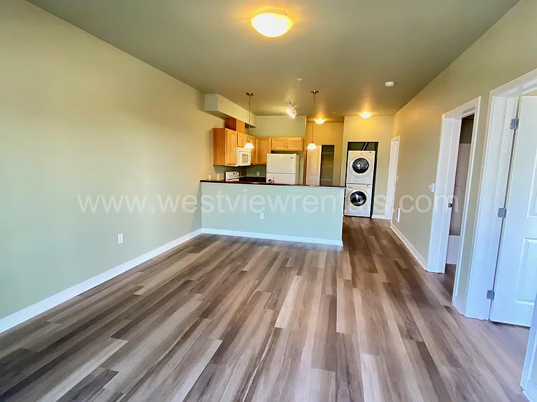 200 E Maple St — Photo 19