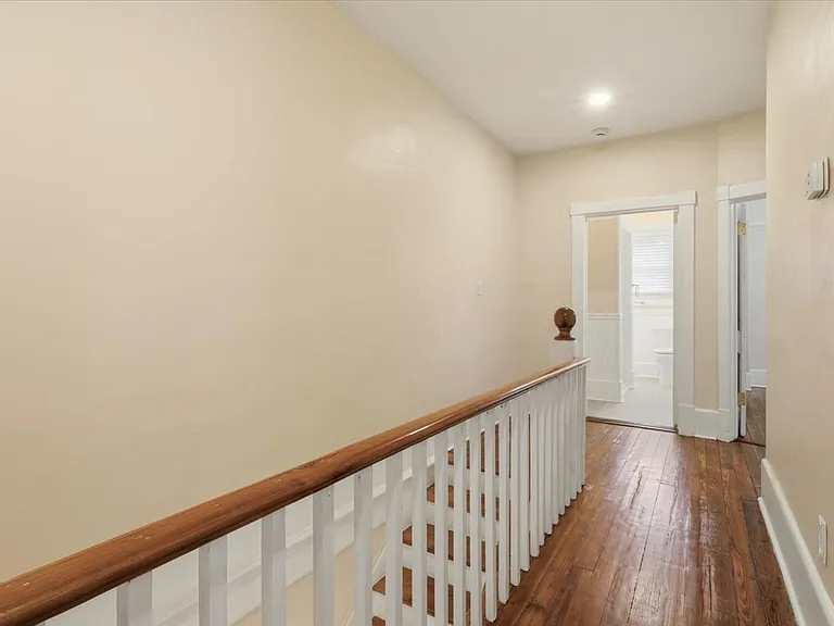 2305 Abercorn St — Photo 8