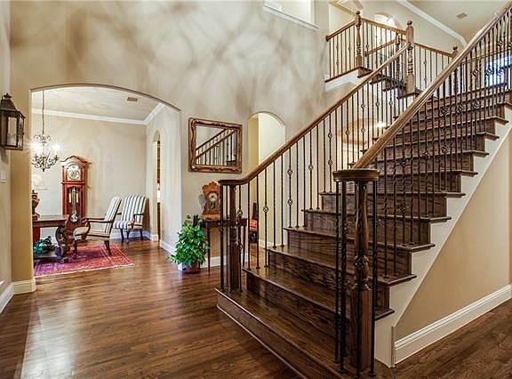 5th image of 822 Winterwood Ct