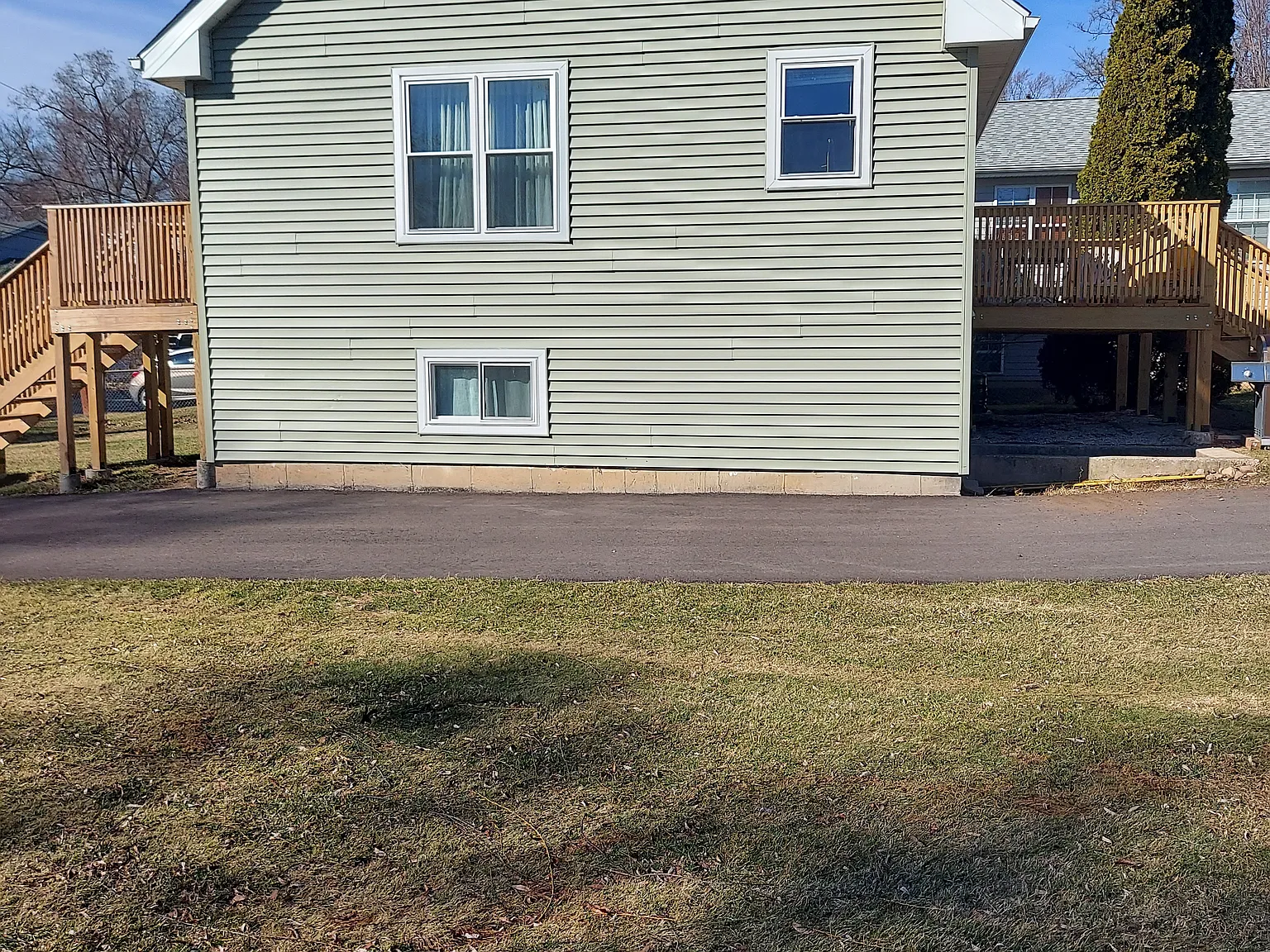 31 S Lake Ave — Photo 4