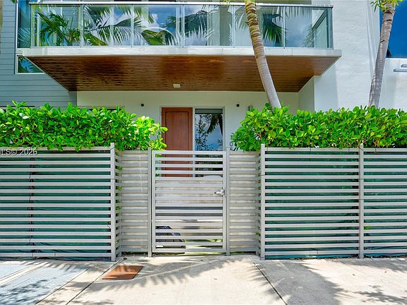 2nd image of 545 SW 11th St #105