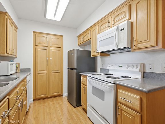 4th image of 3500 S Greenville St APT G10