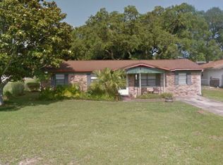 8 11th St, Shalimar, FL 32579
