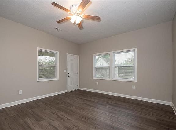 5th image of 1824 Longwood Ave