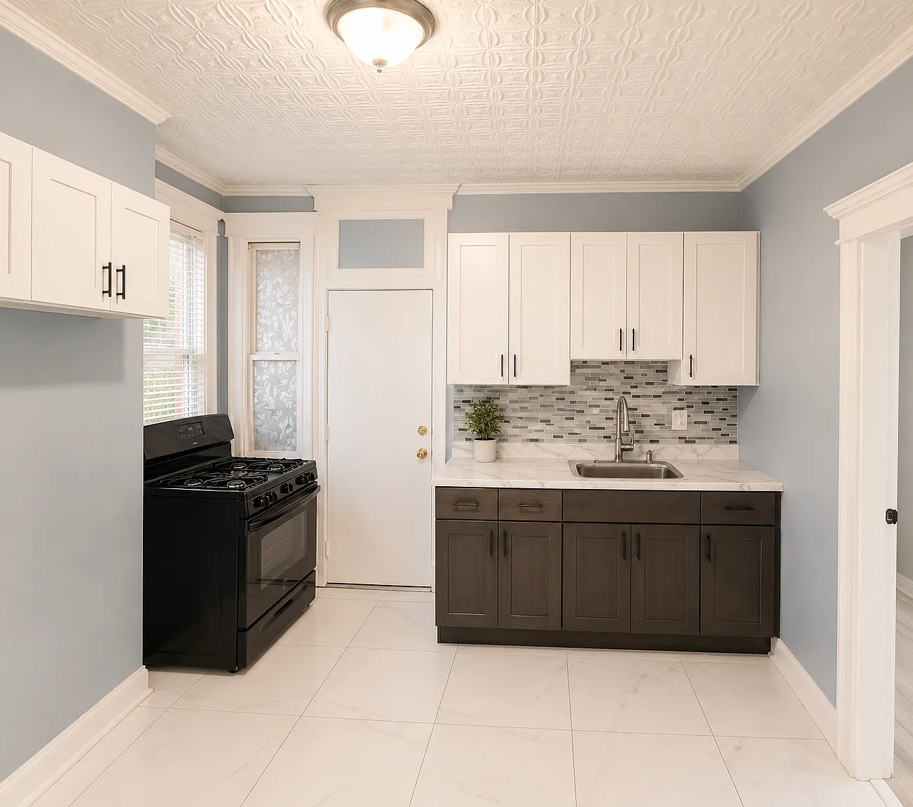 170 Linden Ave — Photo 2