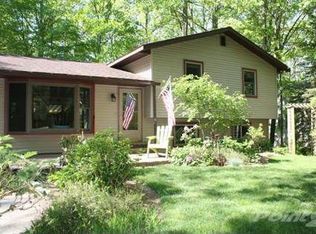 7120 Myrtle St, Fennville, MI 49408