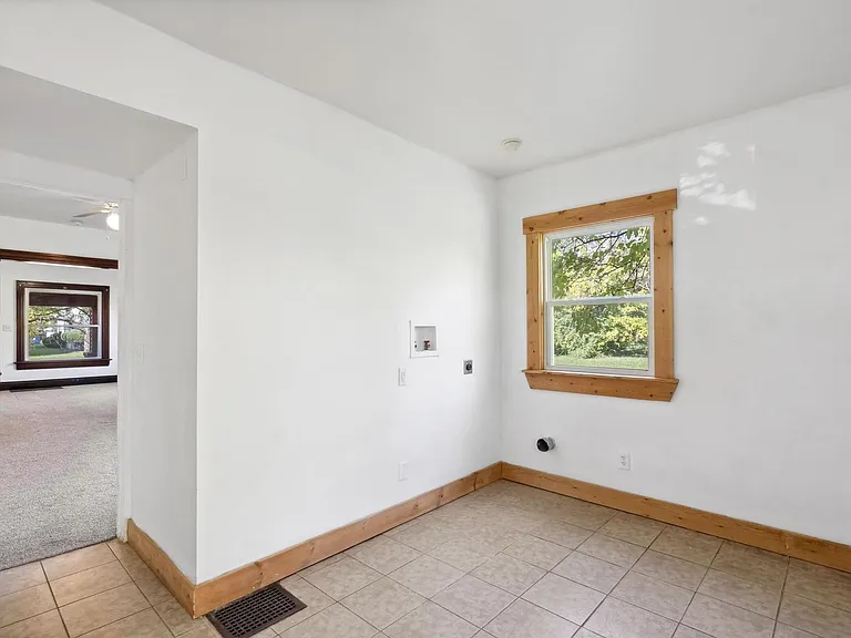 112-114 Rockwood Ave — Photo 31