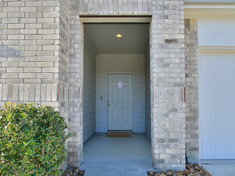 2431 Sutton Hollow Ct — Photo 53