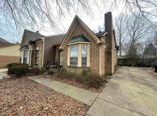 5879 Plum Valley Dr, Memphis, TN 38141