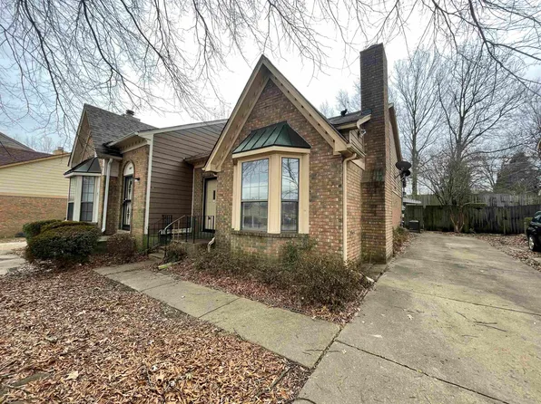 5879 Plum Valley Dr, Memphis, TN 38141