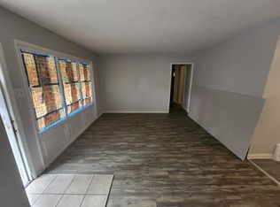 1634 Chambers Rd, Saint Louis, MO 63136