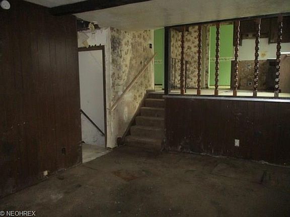 4th image of 1277 Saxon Ave