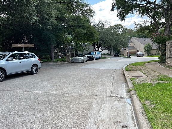4th image of 200 Canyon Valley Dr