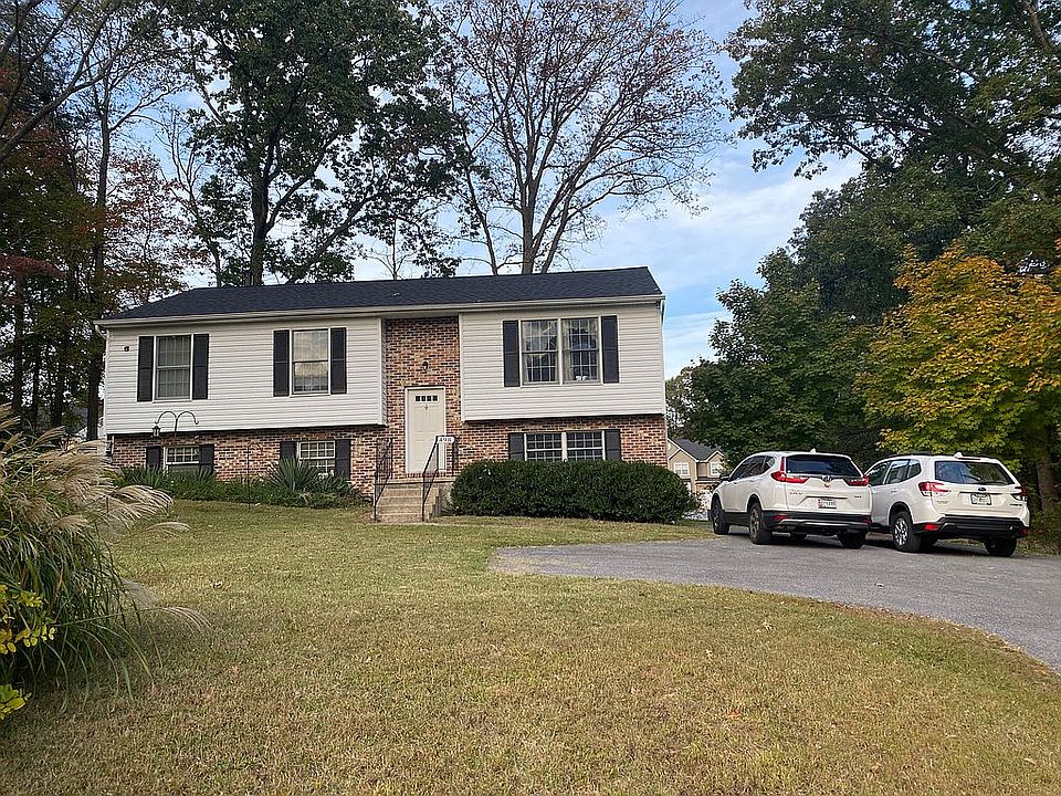 1st image of 498 Saint Martins Ln